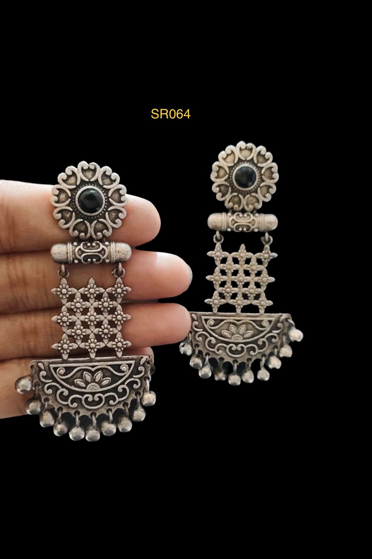 Dangler Earring Long Round Black SR064B